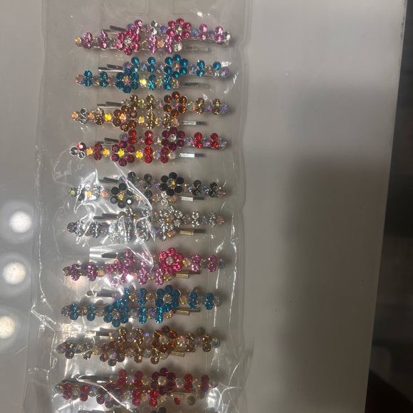 Multicolor Crystal Hair Clips Set - Picture 3 of 3